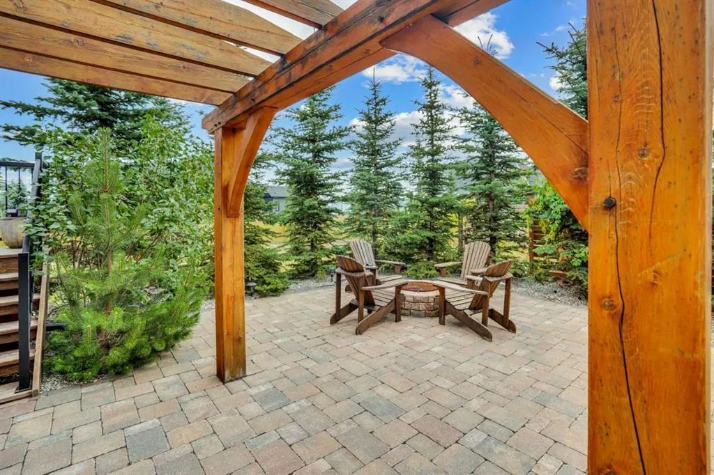 210 CottageClub Crescent