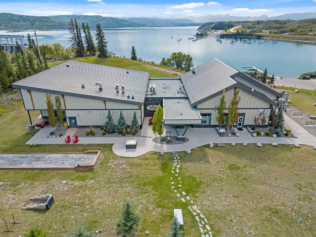 210 CottageClub Crescent