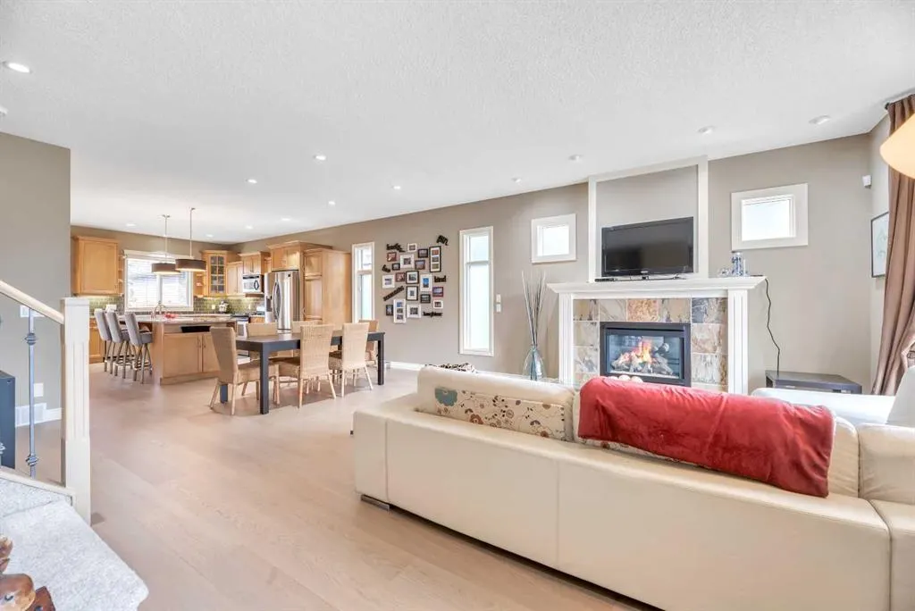 2605 30 Street SW