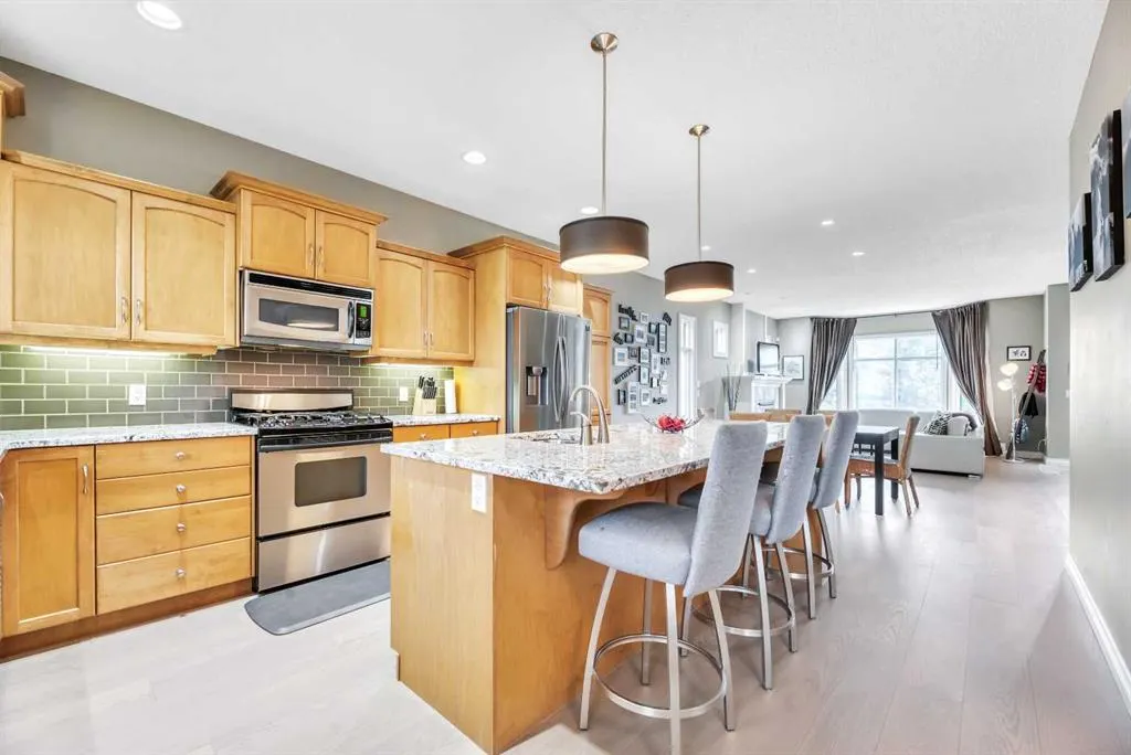 2605 30 Street SW