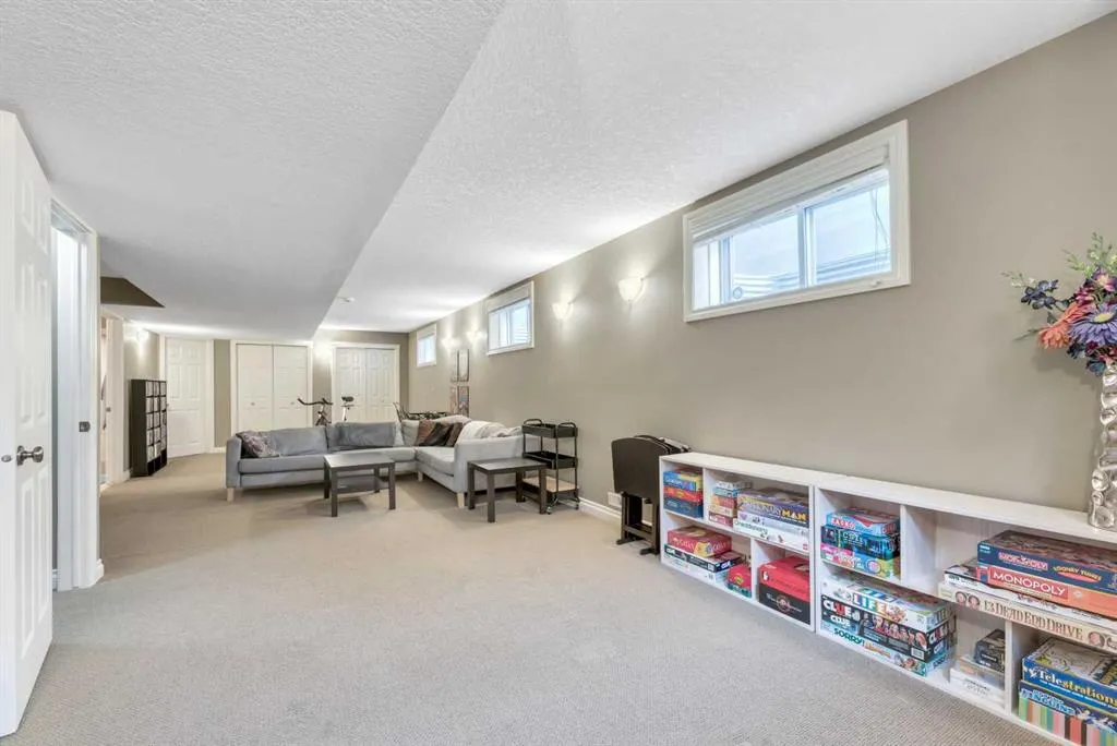 2605 30 Street SW