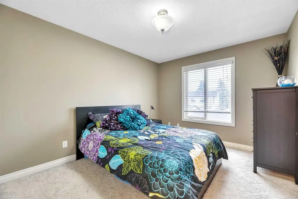 2605 30 Street SW
