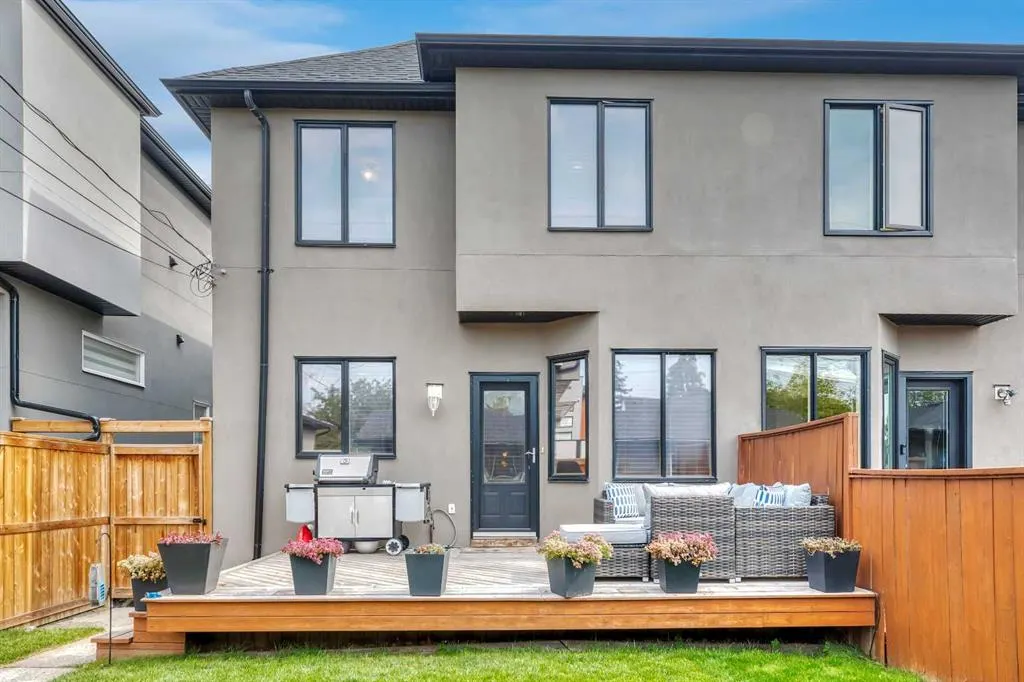 2605 30 Street SW