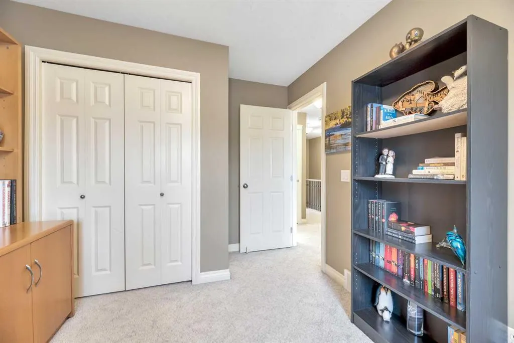 2605 30 Street SW