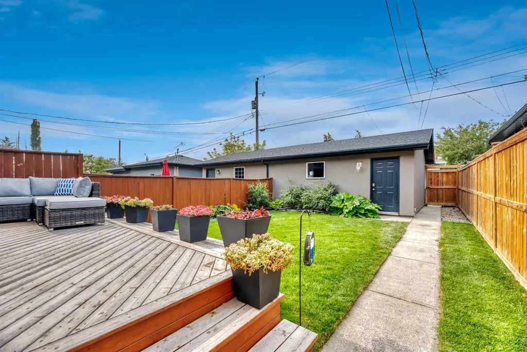 2605 30 Street SW
