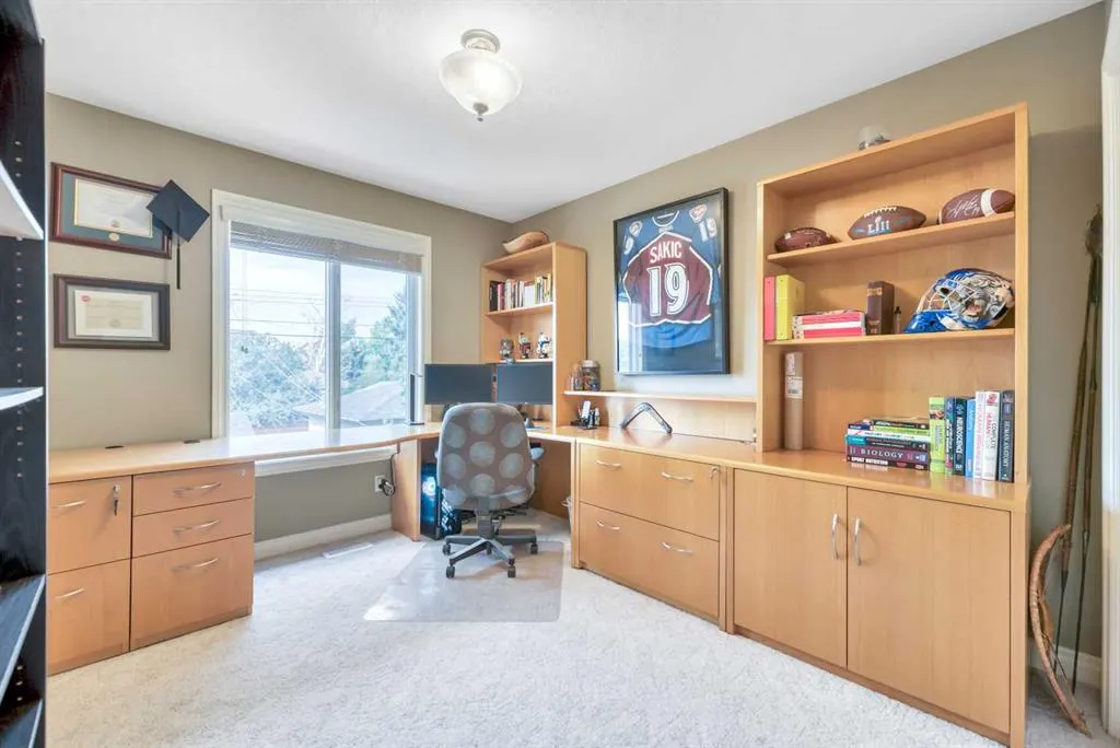 2605 30 Street SW