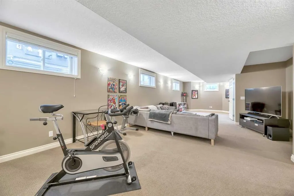 2605 30 Street SW