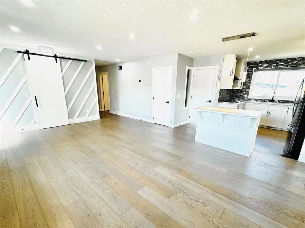 10304 Elbow Drive SW