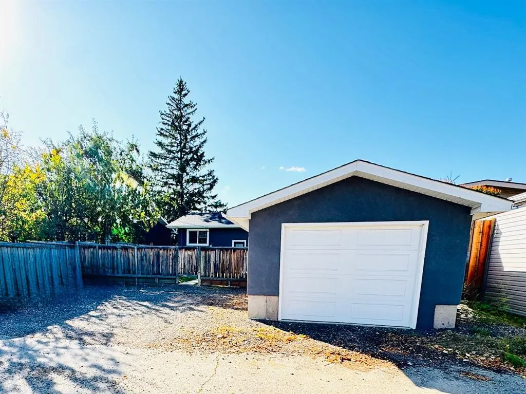 10304 Elbow Drive SW