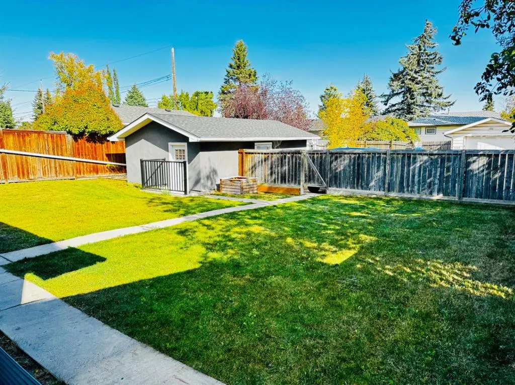 10304 Elbow Drive SW