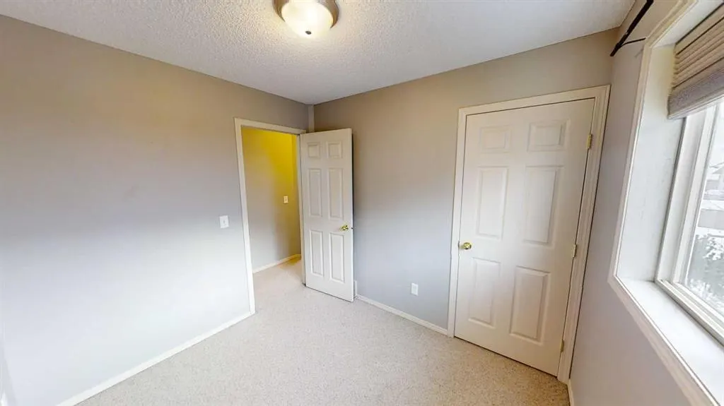 9425 Lakeland Drive