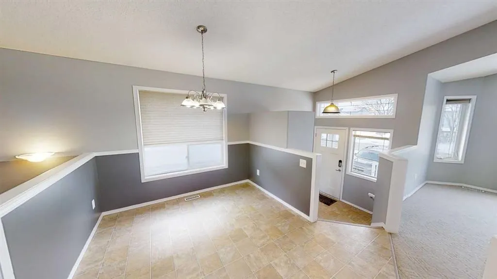 9425 Lakeland Drive