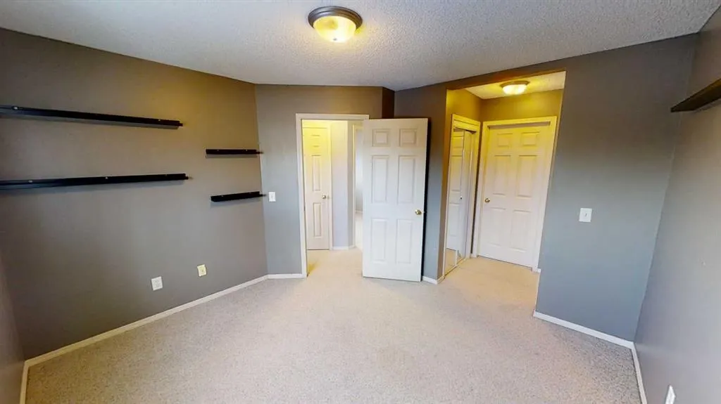 9425 Lakeland Drive