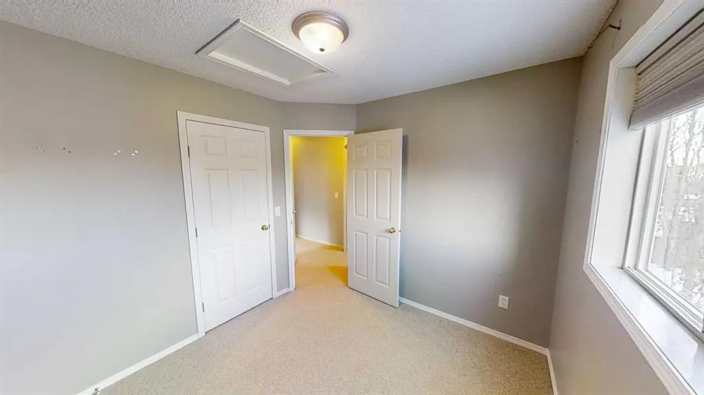 9425 Lakeland Drive