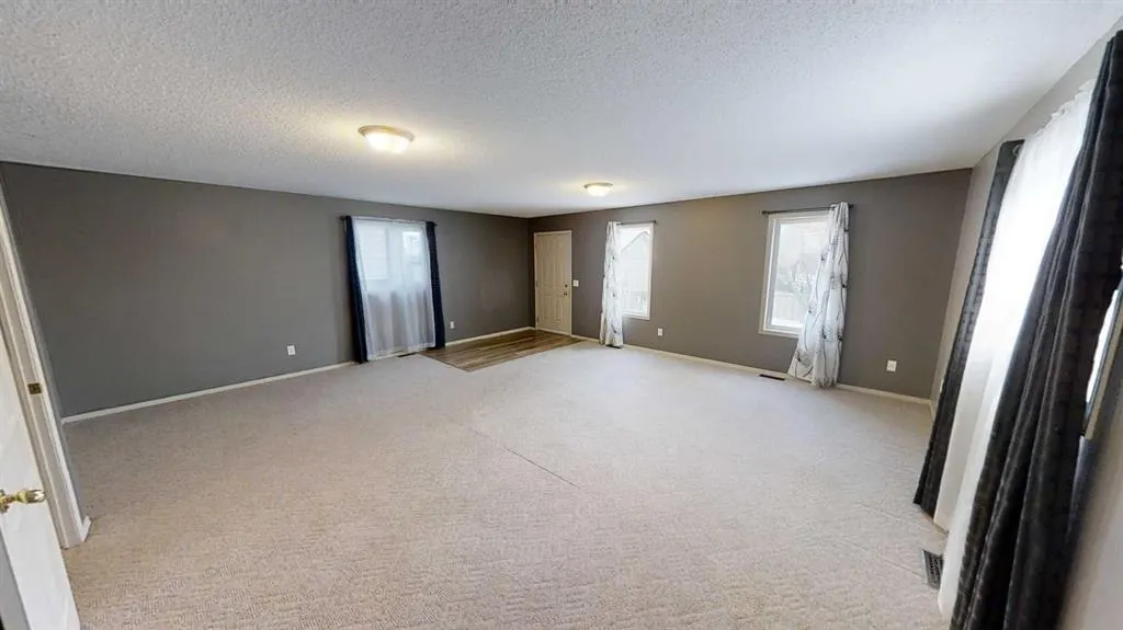 9425 Lakeland Drive