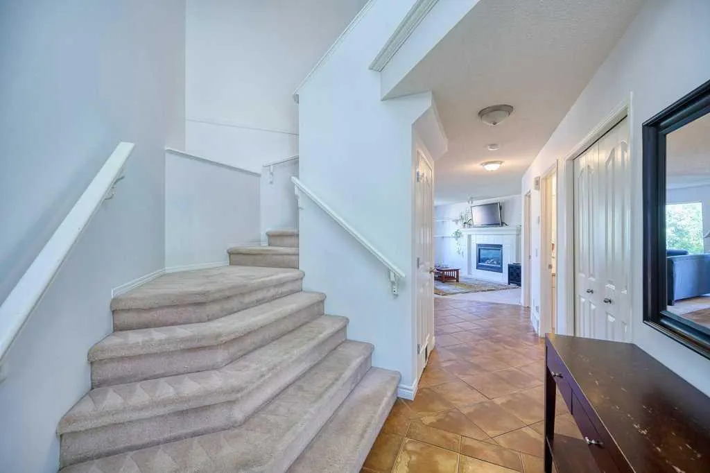 42 Chapalina Way SE
