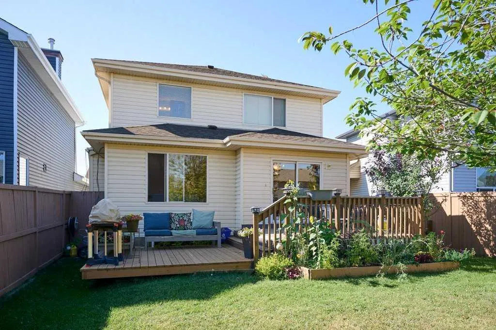 42 Chapalina Way SE