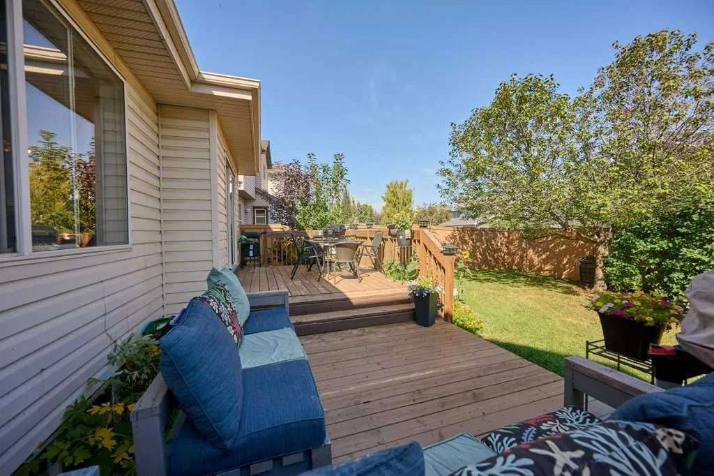 42 Chapalina Way SE