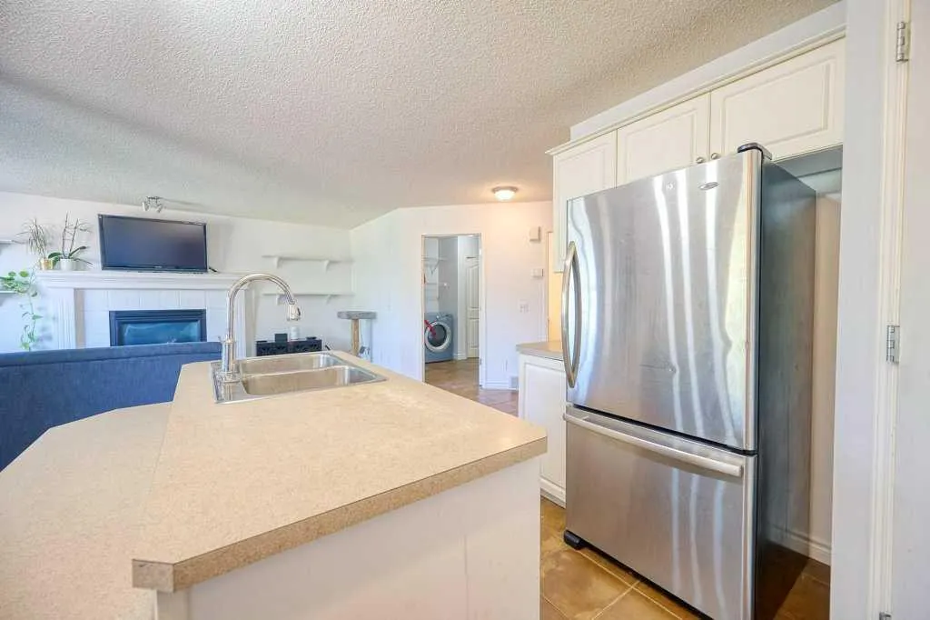 42 Chapalina Way SE