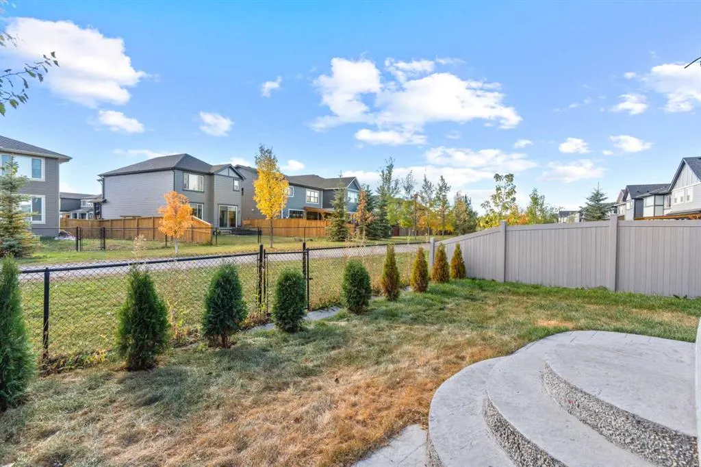 49 Legacy Glen Circle SE