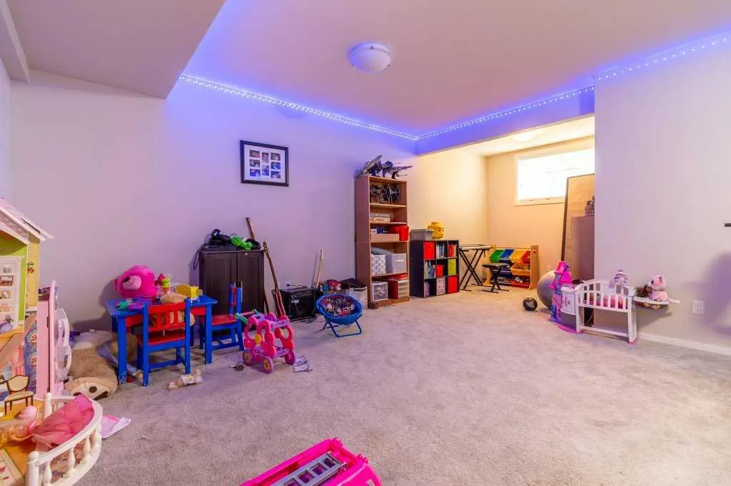 43 Country Meadows Boulevard W