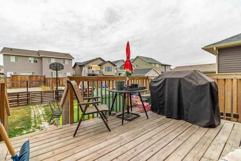 43 Country Meadows Boulevard W