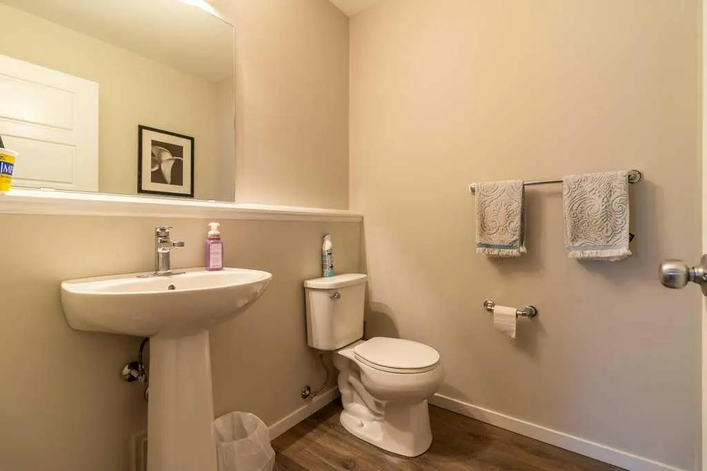43 Country Meadows Boulevard W