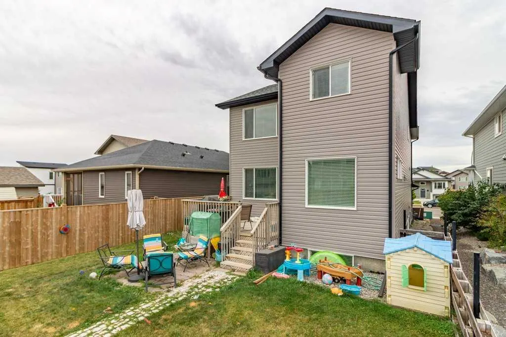 43 Country Meadows Boulevard W