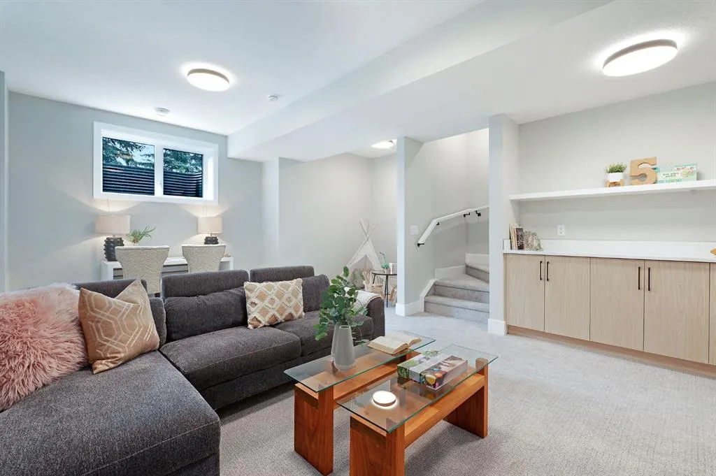 42 Wheatland Avenue SW