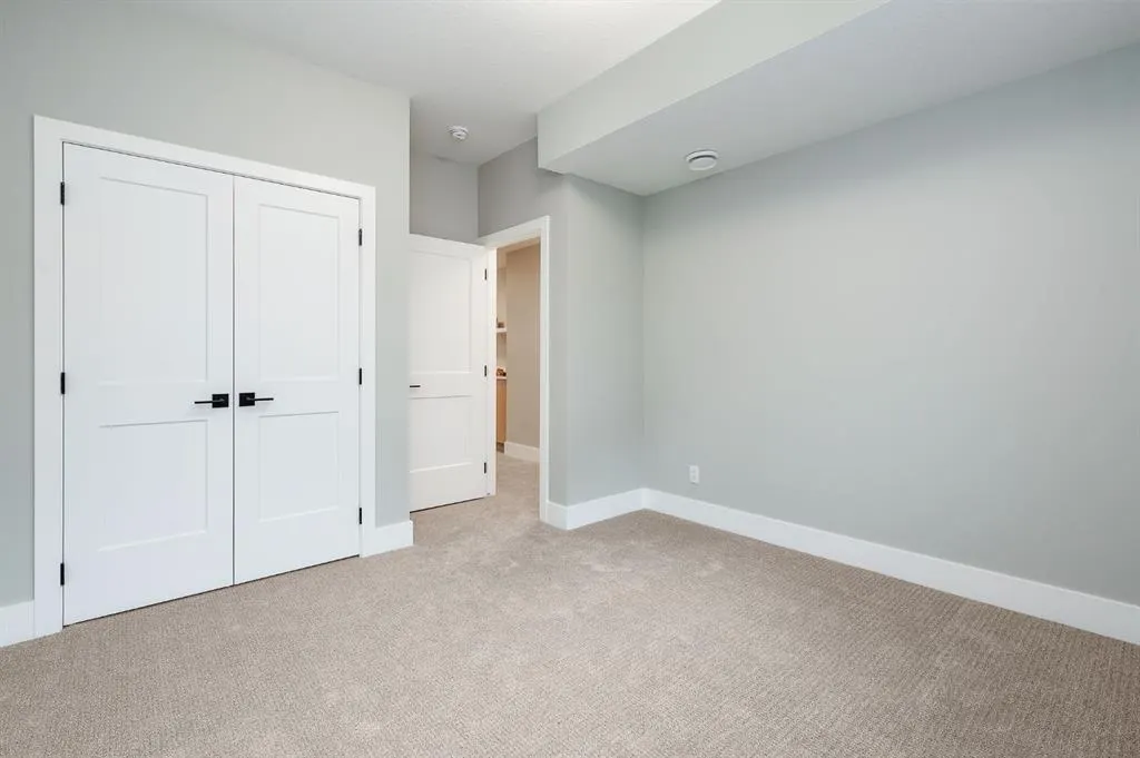 42 Wheatland Avenue SW