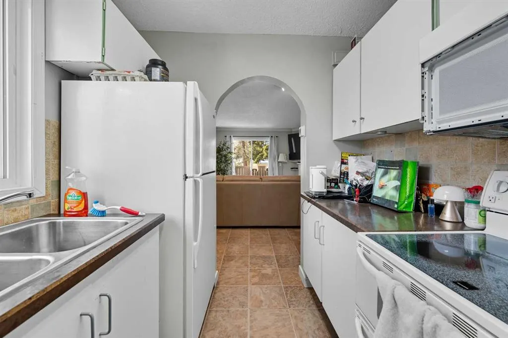 829 Coach Bluff Crescent SW, #201