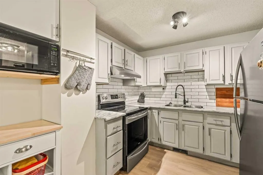 200 Three Sisters Drive, #109