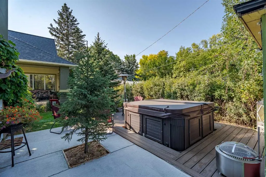 602 Macleod Trail SW