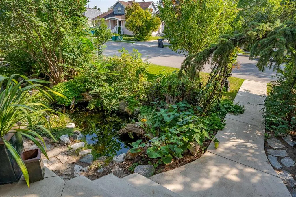 602 Macleod Trail SW
