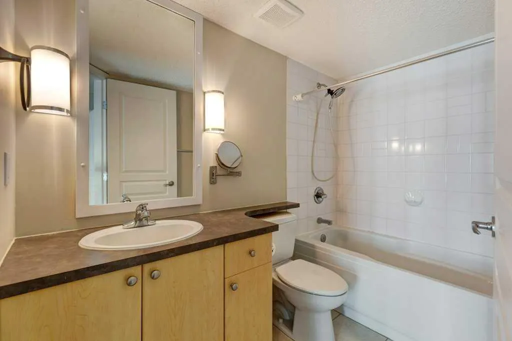 30 Richard Court SW, #233