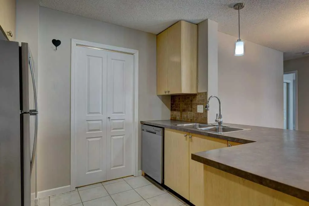 30 Richard Court SW, #233