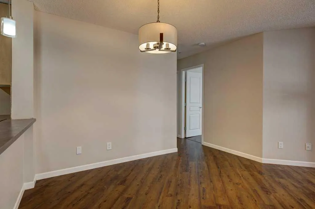 30 Richard Court SW, #233