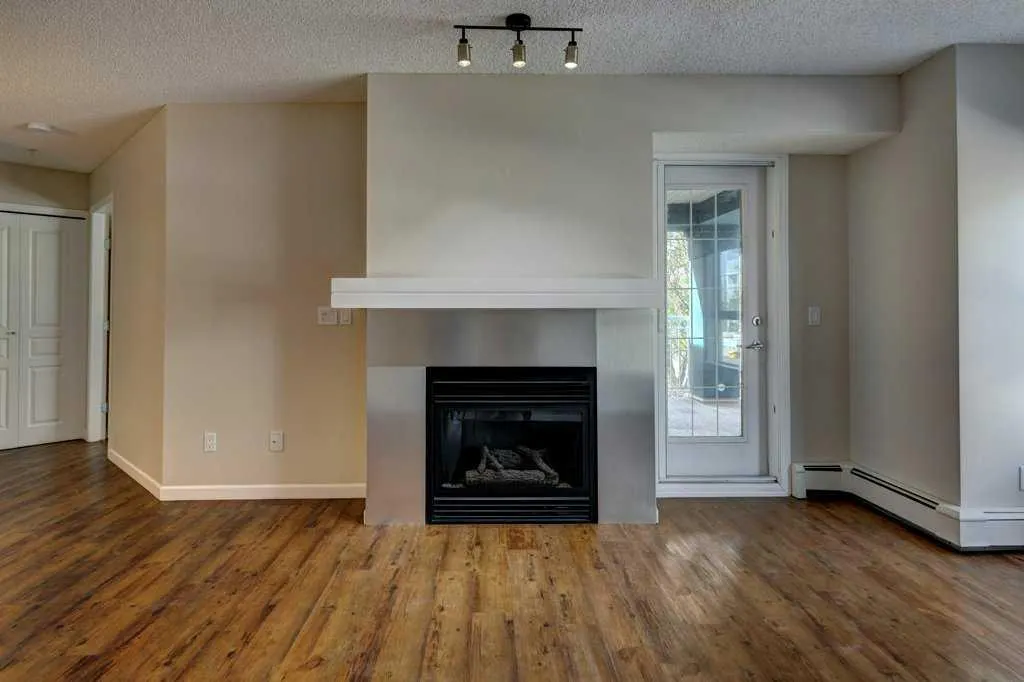 30 Richard Court SW, #233