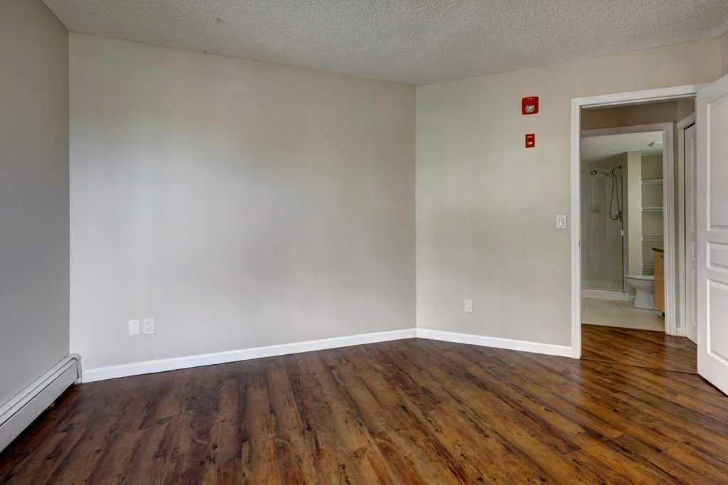 30 Richard Court SW, #233