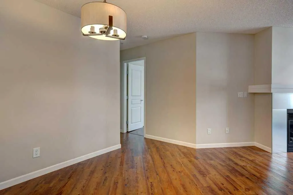 30 Richard Court SW, #233