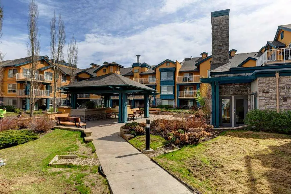 30 Richard Court SW, #233