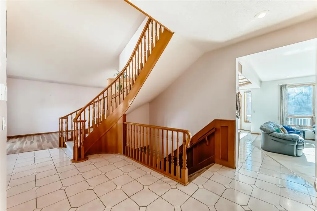 17 Santana Manor NW