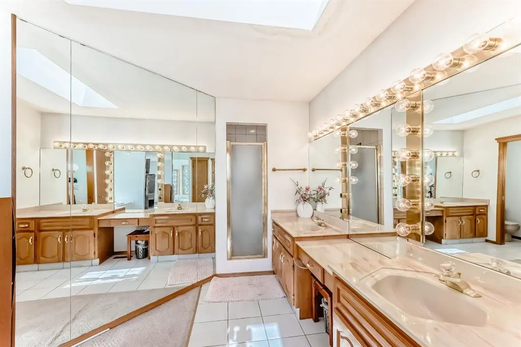 17 Santana Manor NW