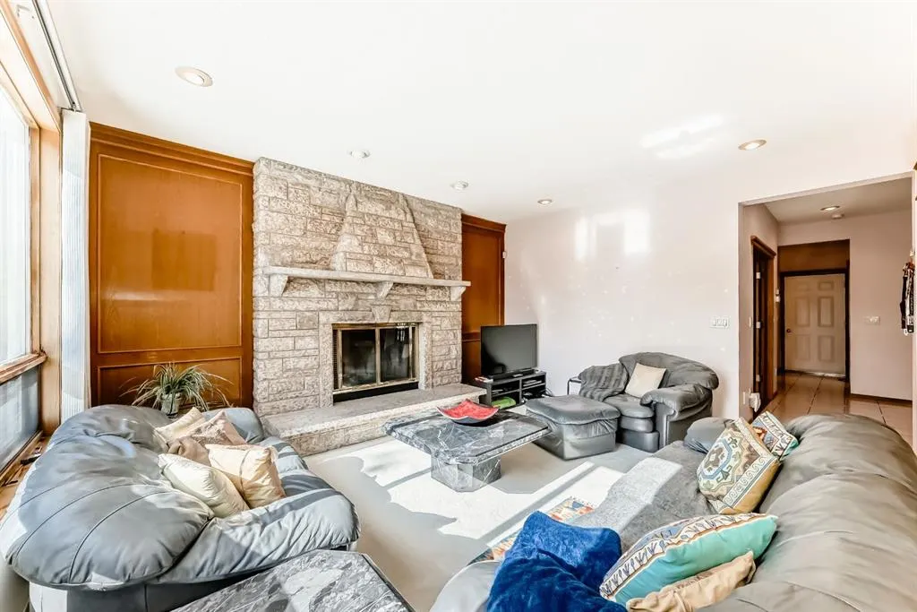 17 Santana Manor NW