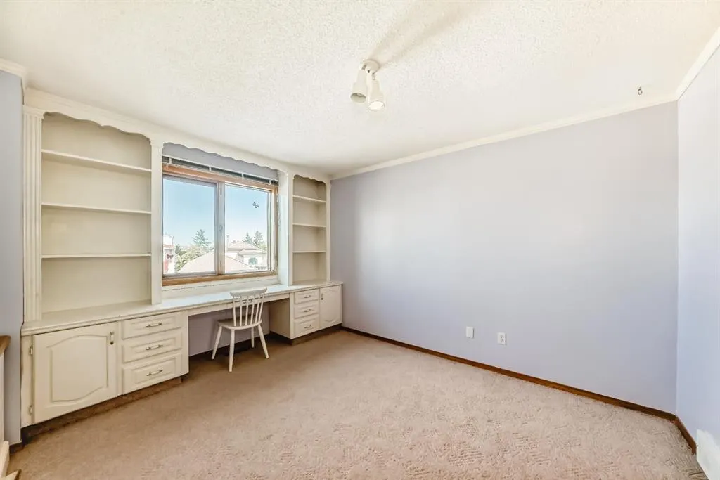 17 Santana Manor NW