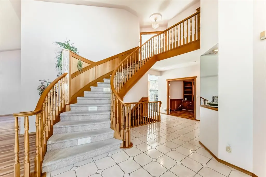 17 Santana Manor NW