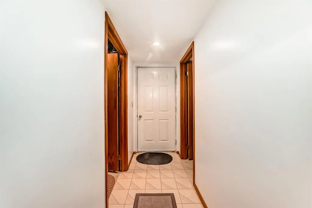 17 Santana Manor NW