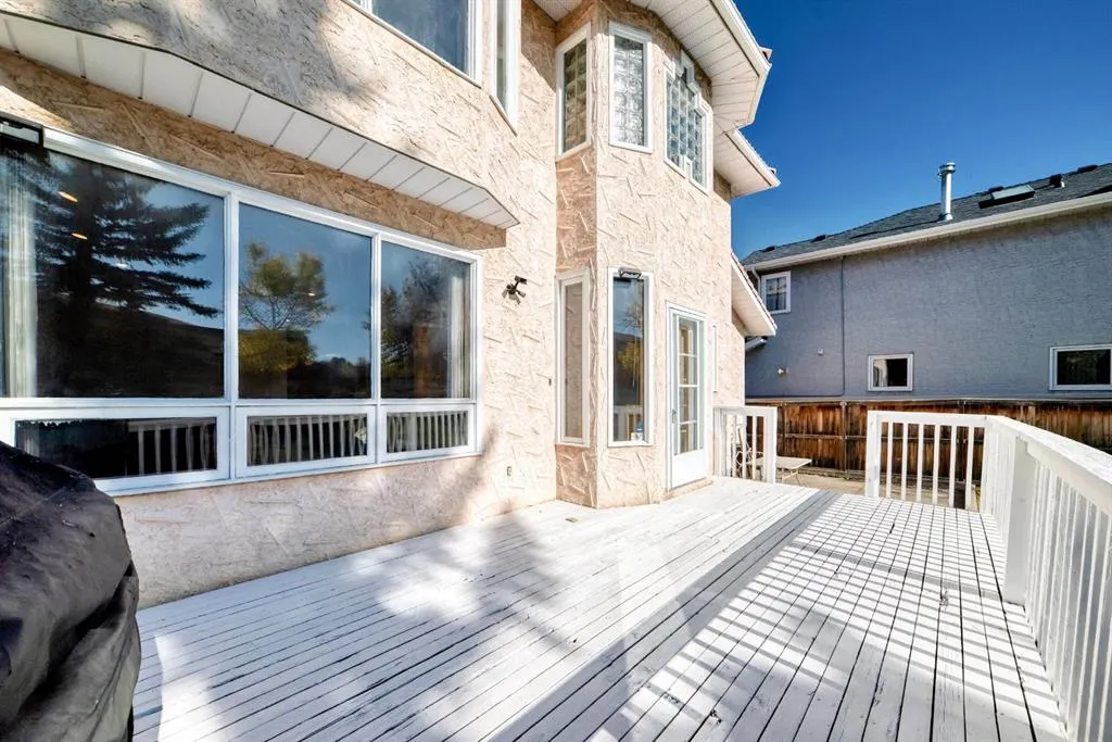 17 Santana Manor NW