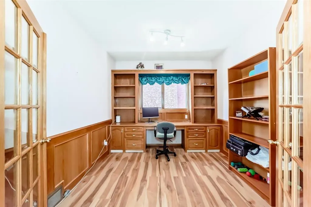 17 Santana Manor NW