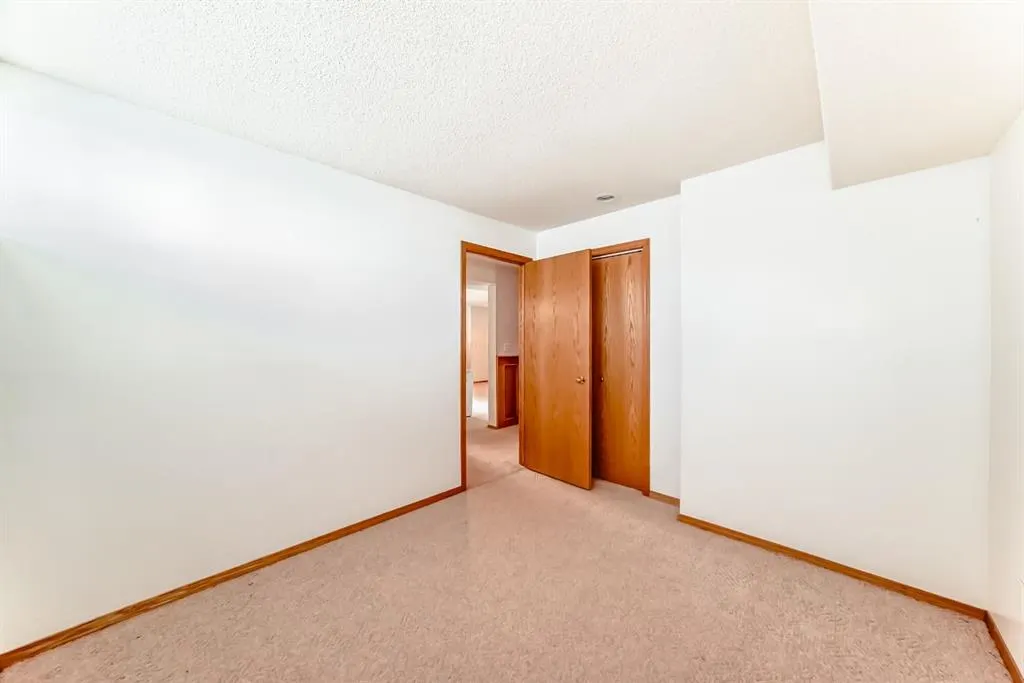 17 Santana Manor NW
